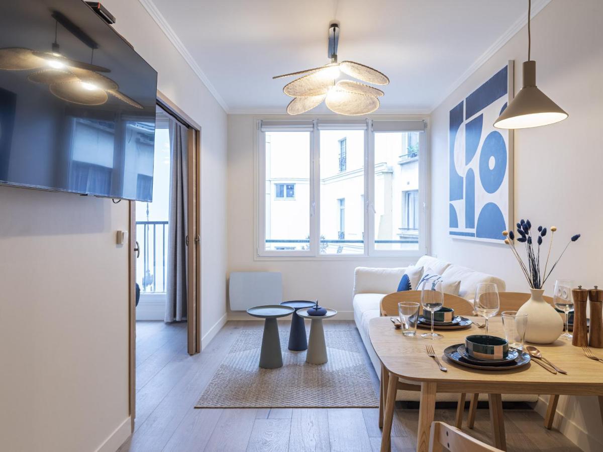 The Blue Suite On Champs Elysees Avenue París Exterior foto