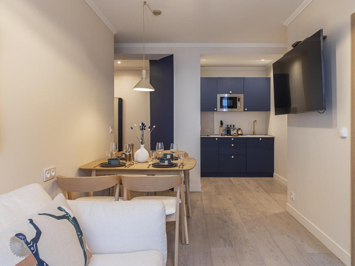 The Blue Suite On Champs Elysees Avenue París Exterior foto