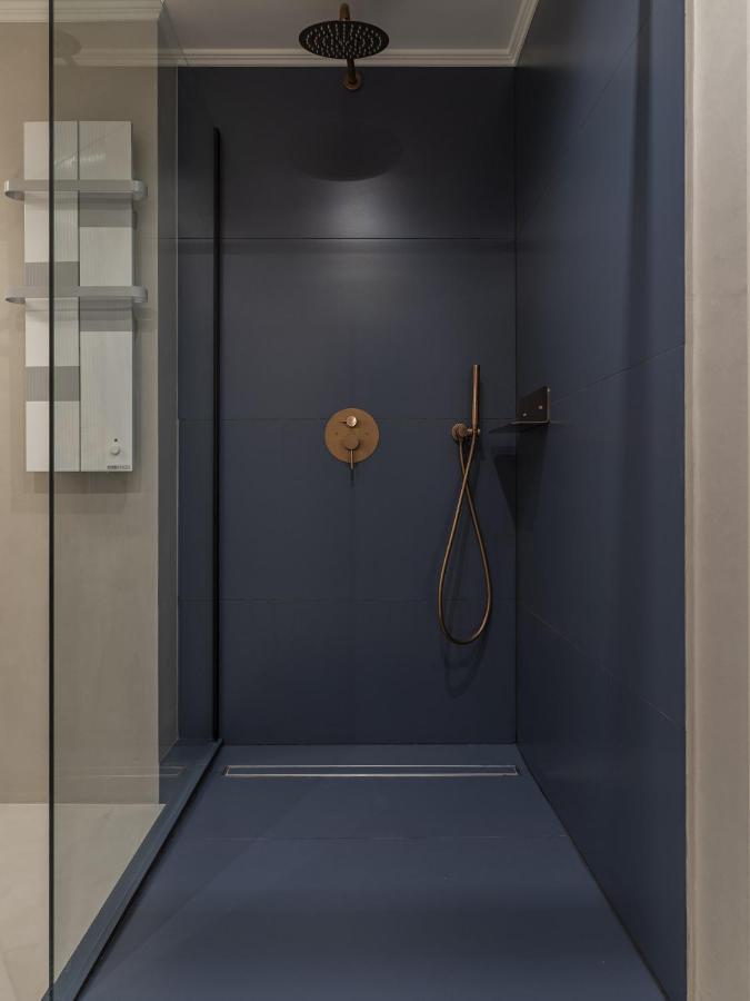 The Blue Suite On Champs Elysees Avenue París Exterior foto