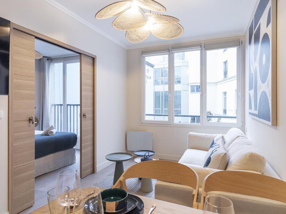 The Blue Suite On Champs Elysees Avenue París Exterior foto