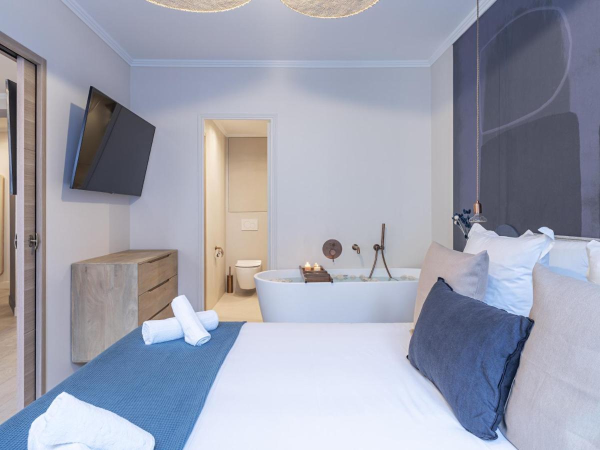 The Blue Suite On Champs Elysees Avenue París Exterior foto
