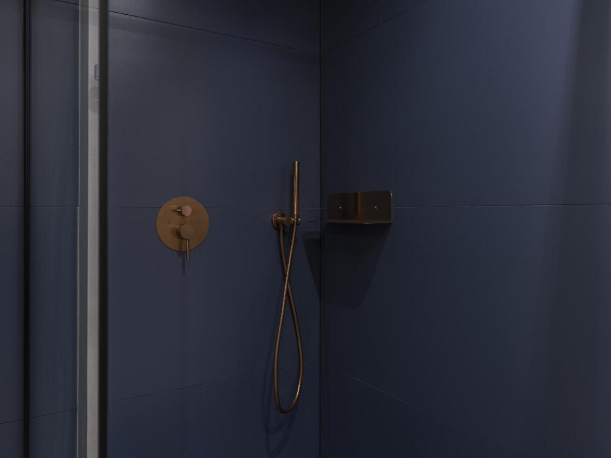 The Blue Suite On Champs Elysees Avenue París Exterior foto